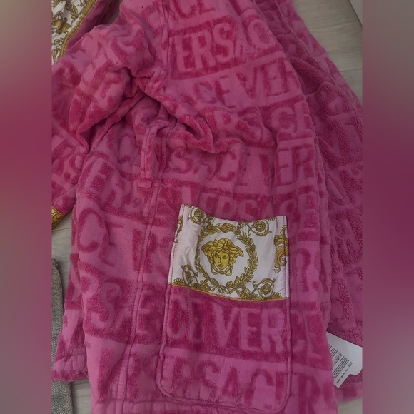 Versace Robe (short version) - Picture 4 of 10